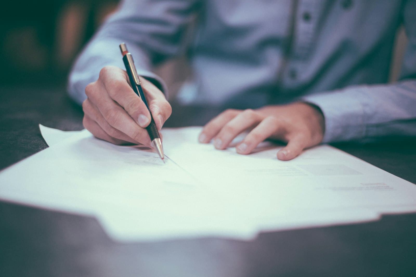 Sponsor reviewing Regulation D offering documents before choosing between 506(b) and 506(c)